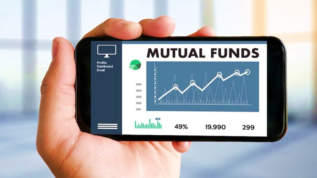 Top Small Cap Mutual Funds to Invest in August 2024  